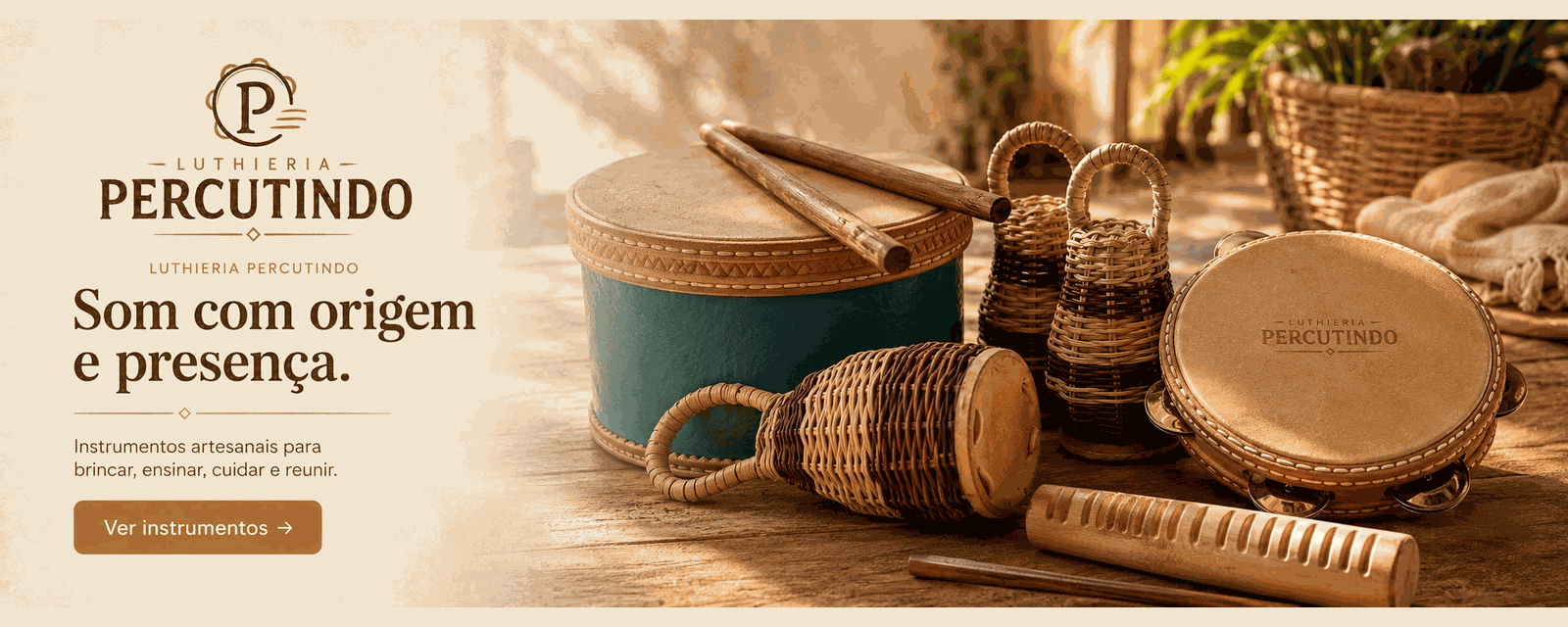 Transição com instrumentos artesanais Percutindo
